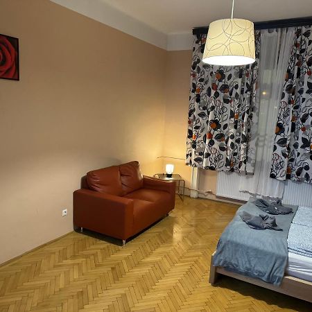 Lanchid Castle Side Red And Blue Apartment Budapesta Exterior foto