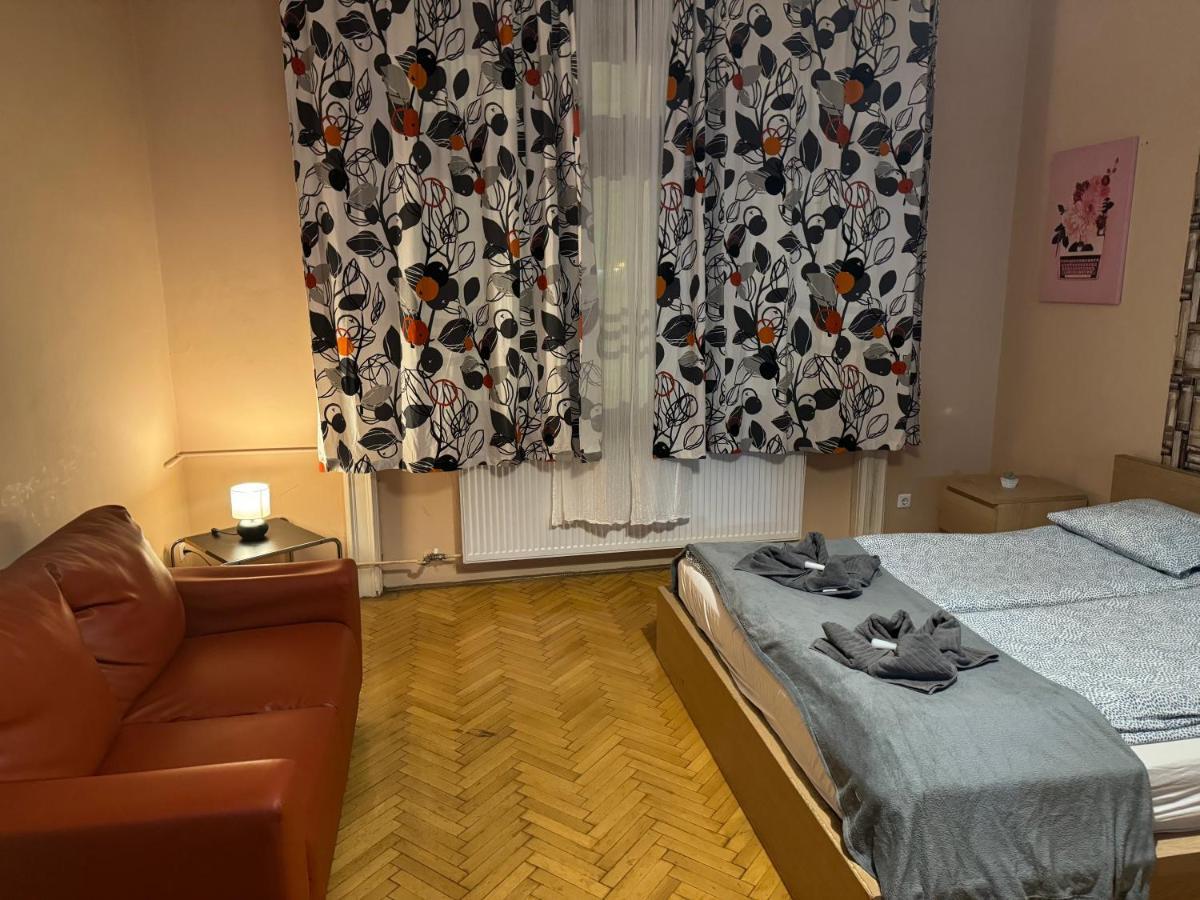 Lanchid Castle Side Red And Blue Apartment Budapesta Exterior foto