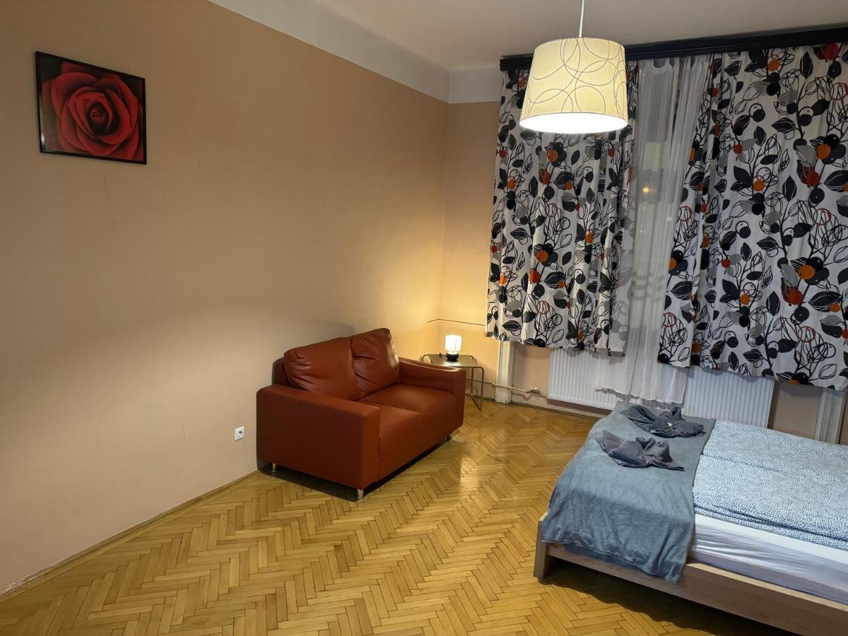 Lanchid Castle Side Red And Blue Apartment Budapesta Exterior foto